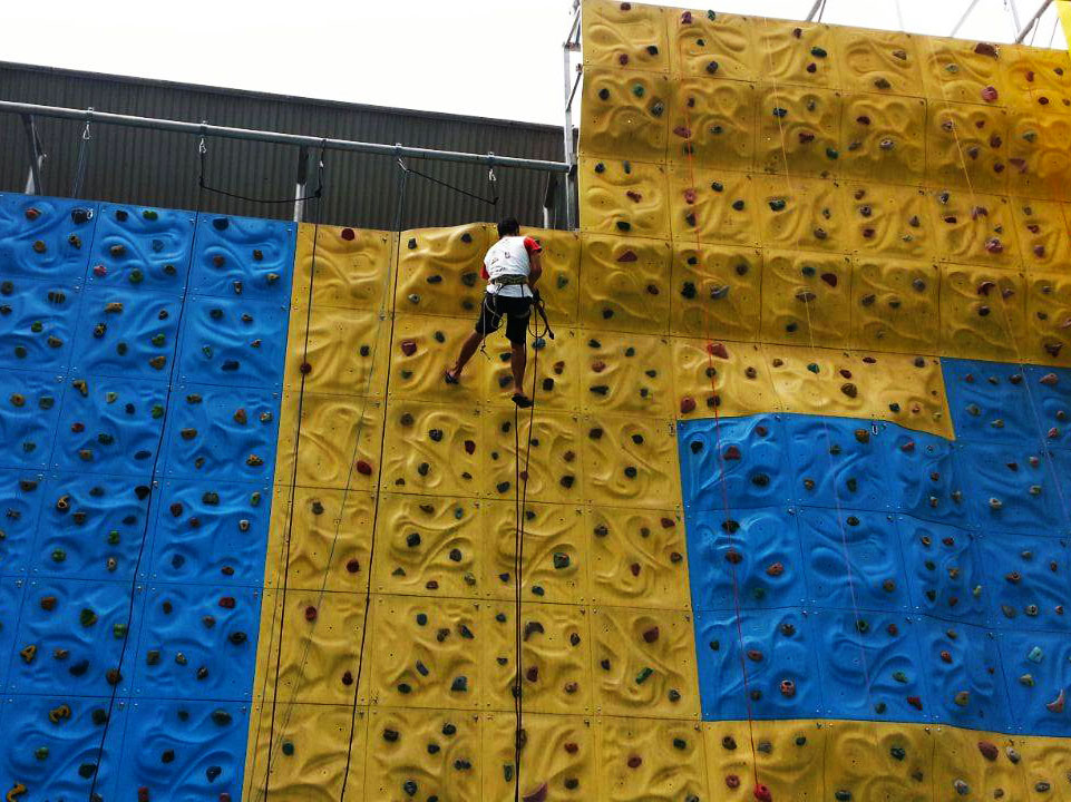 The Cliff at Snow City - Rock Climbing Singapore