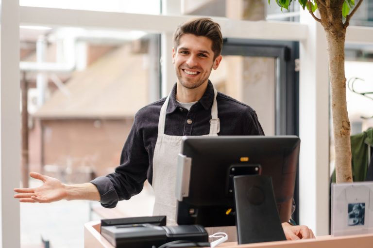 What's the Difference Between a Cash Register and a POS System? EPOS