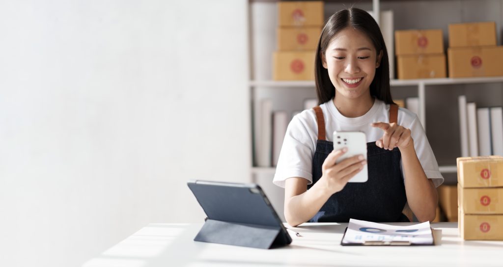 a business owner utilising an omnichannel retail pos